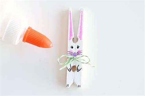 How To Make Clothespin Bunnies Clothespin Easter Bunny Craft