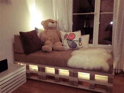 Atlantic home collection palettenbett, aus massiver fichte, wahlweise mit matratze. Paletten bett mit LED-Leuchten - fresHouse