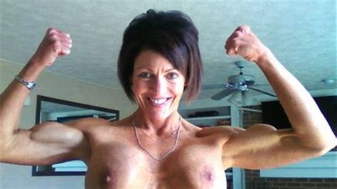 muscular goddess mistress debbie playing with my yummy pussy