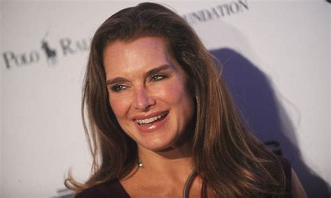 Brooke Shields Signs Deal To Create Mac Icon Make Up Collection