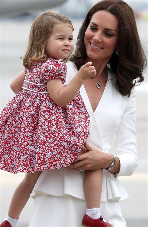 Duchess Of Cambridge Kate Middleton Pregnant With Third Baby The