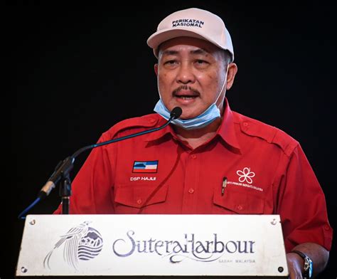 Bekas timbalan ketua menteri sabah, datuk raymond tan shu kiah mengumumkan penyertaan dalam parti warisan sabah. Hajiji Dipilih Sebagai Ketua Menteri Sabah