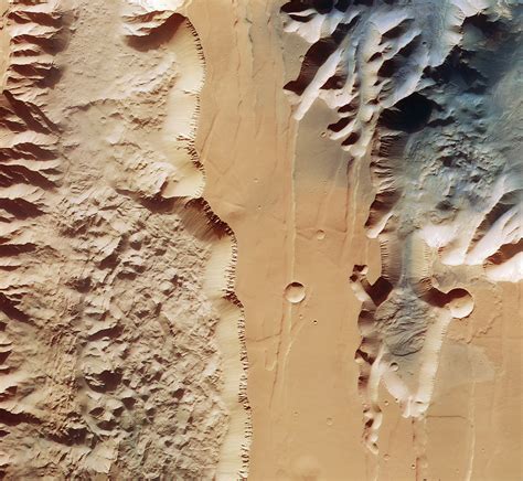 Esas Mars Express Orbiter Images Valles Marineris The Grand Canyon