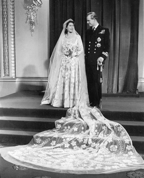 482 x 750 jpeg 54 кб. Conoce la vida de Isabel II de Inglaterra