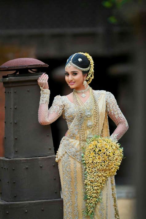 Pin By Singh Khalsa On Indian Bride Bridesmaid Saree Brides Mate