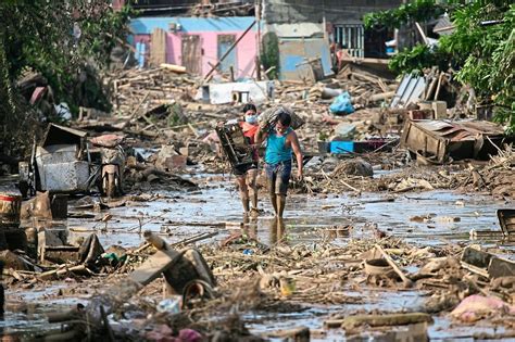 Philippines Typhoon Deaths Rise As Worst Floods In 45 Years Hit North