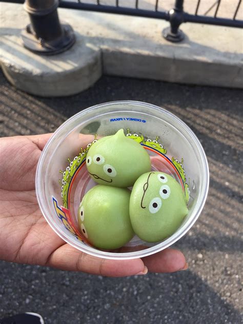 5 of the Best Things to Eat at Tokyo’s DisneySea - FOODICLES