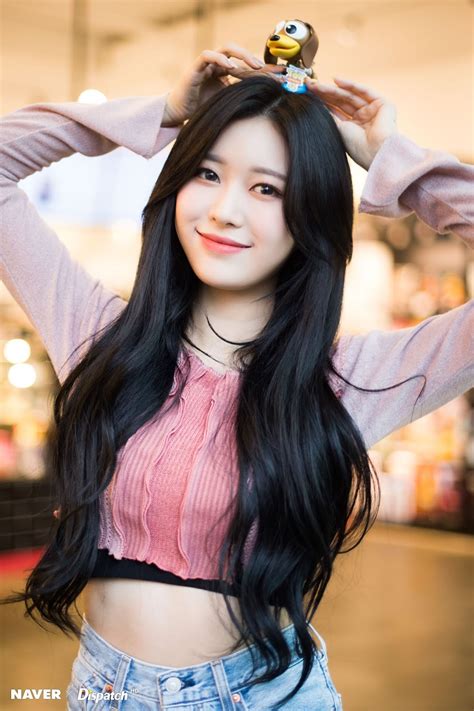 Momolands Jane Photoshoot By Naver X Dispatch Whos Your Bias