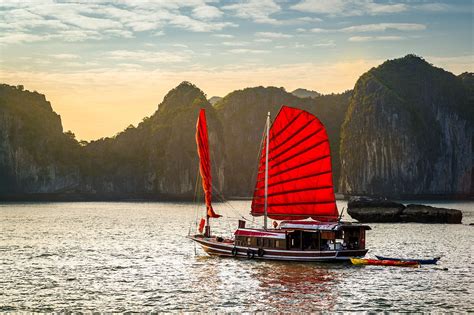 Things To Do In Ha Long Bay Ha Long Bay Travel Guide Go Guides