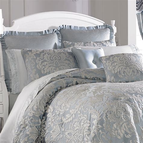 Browse from the vast collection of luxury comforter sets here at latestbedding.com. Faith Cal King 4-Piece Comforter Set