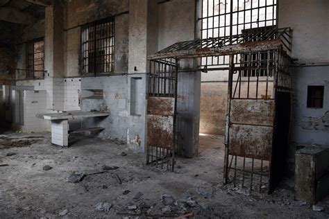 La Cárcel De Caseros Hoy Entre El Marginal Y Las Historias Que Sobreviven En Las Paredes Infobae