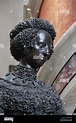 Queen elizabeth sculpture bronze hi-res stock photography and images ...