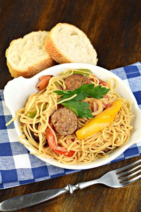 It's creamy and tangy thanks to the cream cheese and parmesan, loaded with healthy vegetables including red and yellow bell peppers and onion, the andouille sausage is really one of a kind, bringing a delicious smokiness to the recipe, plus protein to fill you up. Cajun Sausage Pasta is a delicious 30 minute dinner recipe ...