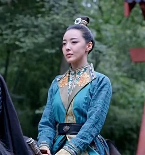 Before she was the most famous female ruler in chinese history, wu mei liang was a woman vying for her husbands' love. Tang dynasty, from the tv show Empress of China. 武媚娘传奇