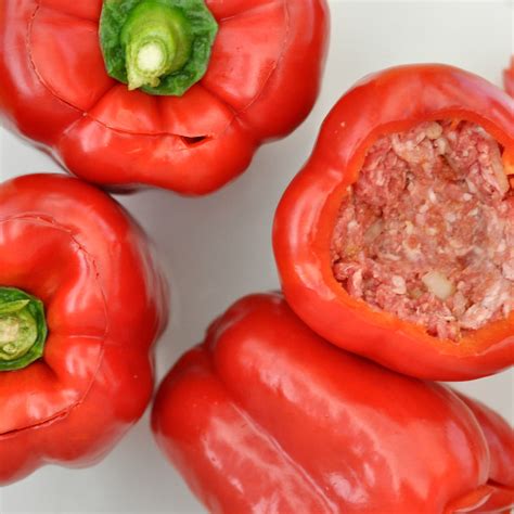 Gefüllte #paprikaschote mit pikanter soße, reis und salat #ratsschänke #marburg #mittagstisch. Verflixter Alltag: Rezept: Gefüllte Paprikaschote mit ...