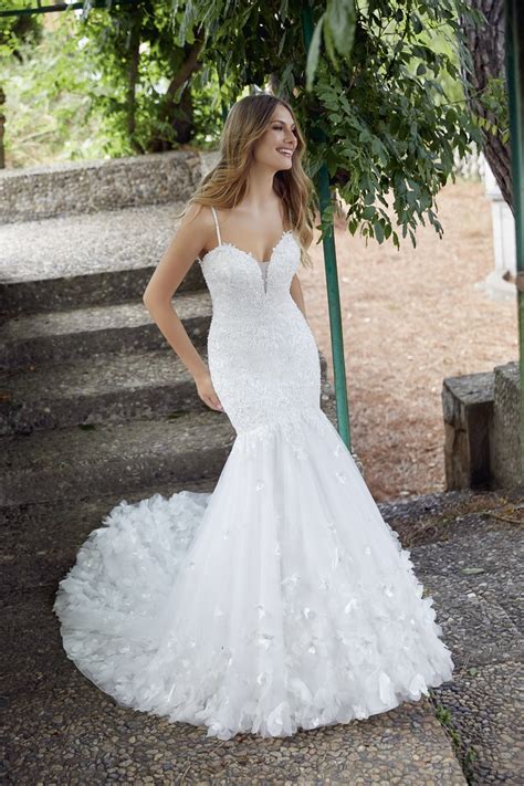 Simply search our silk wedding dress selections by silhouette, price, neckline, designer, train length, waist style and more. Bridal Shop Wedding Dresses | Plus Size Bridal Wear ...