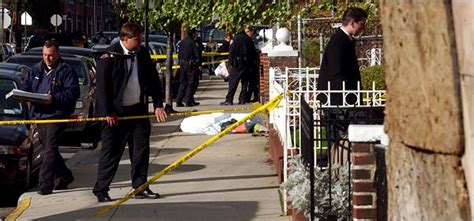 man kills estranged wife then himself at her door the new york times