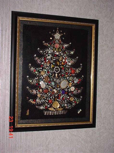 Just another tree in the forest! Costume Jewelry Christmas Tree | ThriftyFun