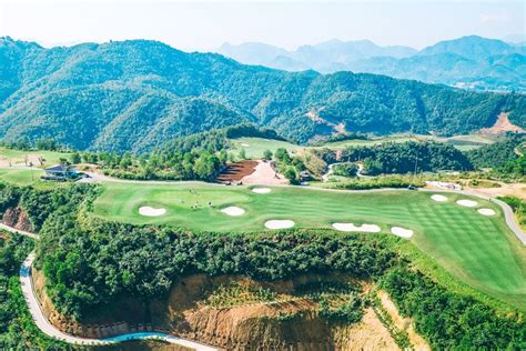 Hilltop Valley Golf Club Hanoi Vietnam Voyagesgolf