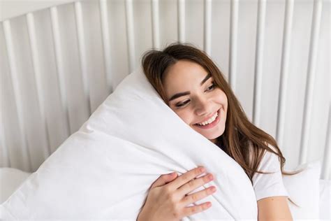 The Truth On Sleeping Without A Pillow Is It Good For You Winter 2024