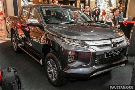 All variants with the vgt designation will continue to be powered by a 2.4 litre mivec turbodiesel engine with 181 ps at 3,500 rpm and 430 nm of torque at 2,500 rpm. Mitsubishi Triton VGT MT Premium dinaik taraf dengan ...
