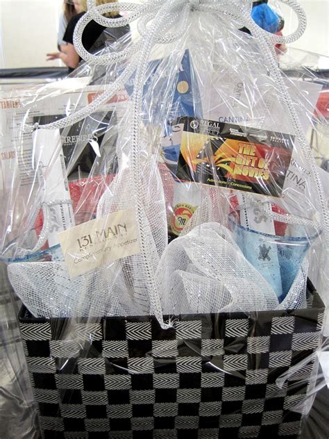 Plus, who says gift cards have to be gifts? Artfully Arranged Disarray: Amazing Raffle Baskets