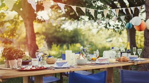 7 Tips For Throwing The Perfect Garden Party Martha Stewart