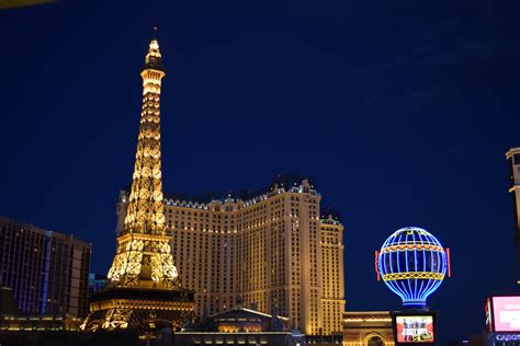 Hotel Las Vegas Paris Night View Illuminated Night Free Image Peakpx