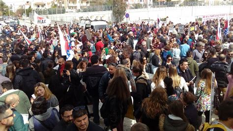 Εδώ μπορείτε να βρείτε πληροφορίες για το εκπαιδευτικό σύστημα και για το. ΠΑΝΕΛΛΑΔΙΚΗ ΚΙΝΗΤΟΠΟΙΗΣΗ ΕΚΠΑΙΔΕΥΤΙΚΩΝ ΣΤΟ ΥΠΟΥΡΓΕΙΟ ...