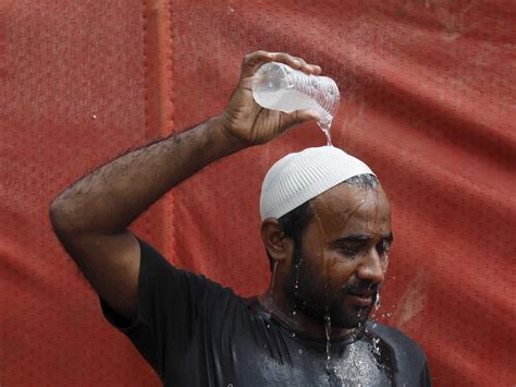 Over 1000 Killed By Pakistan Heat Wave There Is No Space Left To Keep The Dead Bodies