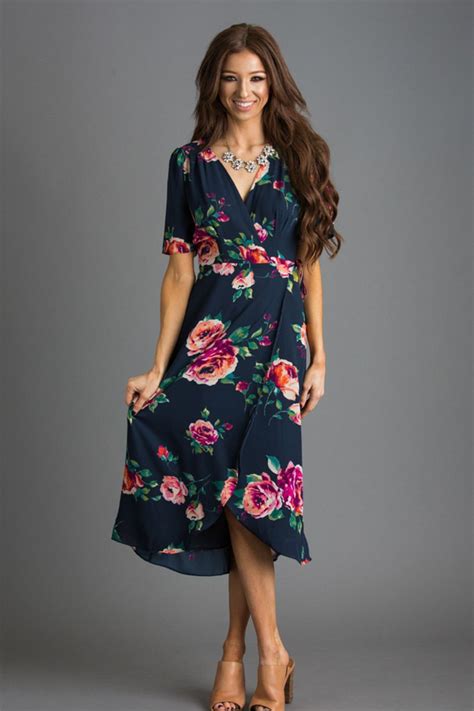 Best Floral Dress Ideas For Women Look More Pretty Wrap Dress Floral Guest Attire Cute