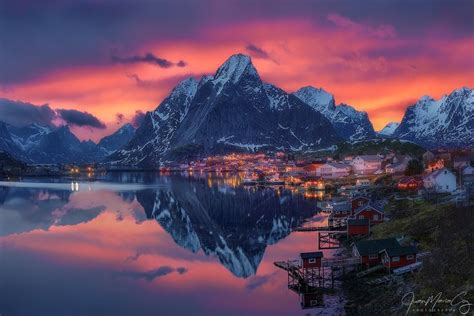 The Charming Norwegian Night Reine Nordland Norway In 2021