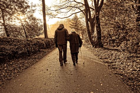 Slow Walking Speed In Older People Could Be A Dementia Red Flag