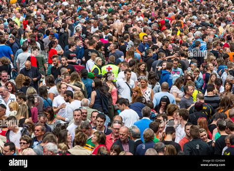 Publikum Viele Menschen Auf Engstem Raum Auf Einem Festival