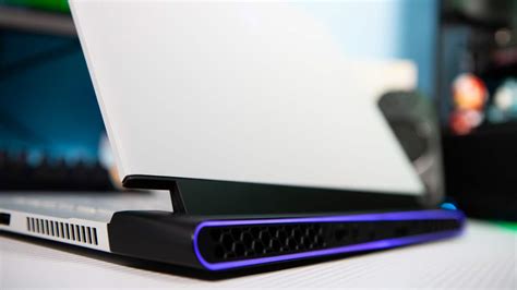 Alienware M15 R3 Gaming Laptop Review 2021