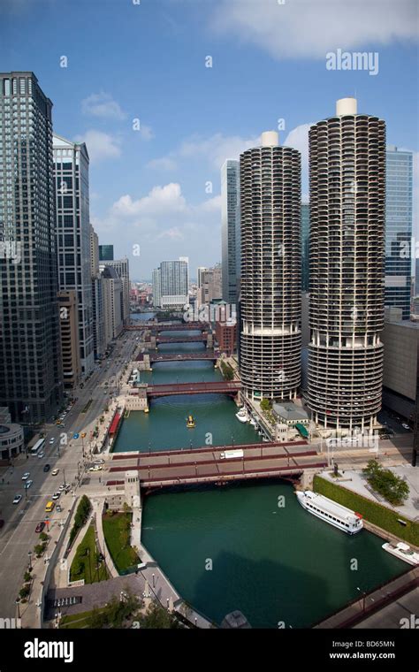 Chicago Illinois Chicago River Bridges And Marina Towers Buildings On
