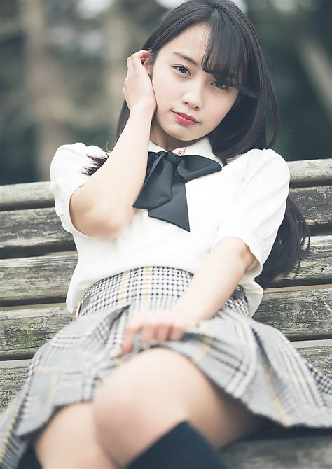 [b アイドル] 【写真】「清純派が流行らない」は大ウソ 神的美少女“黒木ひかり”を見てから言え