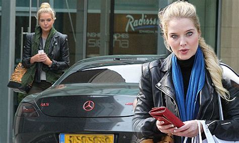 Wag Helen Flanagan Gives Homeless Man Money In Manchester Daily Mail