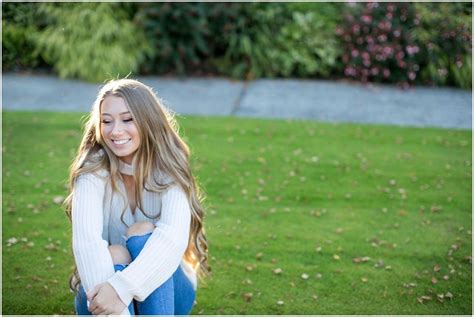 Lexy Puyallup High School Senior Portraits Jenny Ostenson Photography