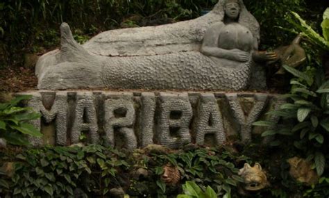 Sehingga membuat airnya menjadi berubah warna menjadi biru. 10 Foto Curug Maribaya Lembang, Harga Tiket Masuk ...