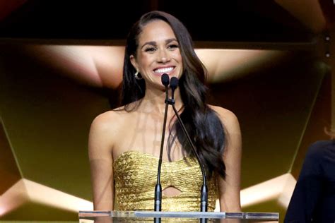 meghan markle glowed in golden goddess vibes awards show fashion moment