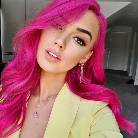 5 Gorgeous Ways To Wear Pink Hair Right Now Anushka Spa And Salon