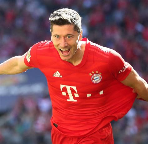 Robert Lewandowski Alter Mit Diesem Rekord Gehalt Wollte Real Madrid