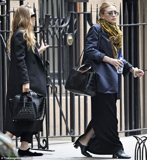 Mary Kate And Ashley Olsen Flash 60k Worth Of Luxury Handbags In New