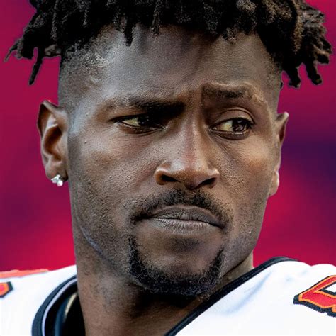 Antonio Brown Still Free As Police Wait Outside Home To Arrest Him For Domestic Violence