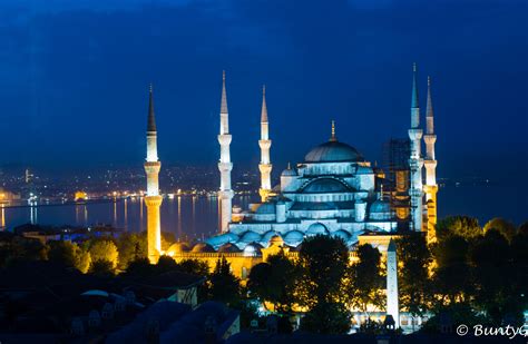 The Blue Mosque Istanbul At Night One Of The Most Beautiful Sights