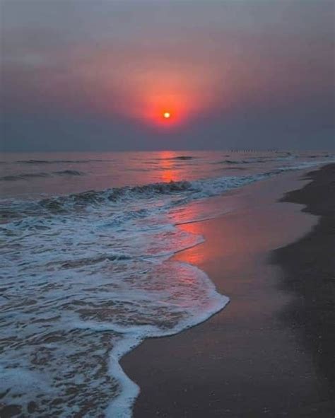 Pin By Joyce Kolb On Sunrisessunsets In 2020 Beach Sunset Wallpaper