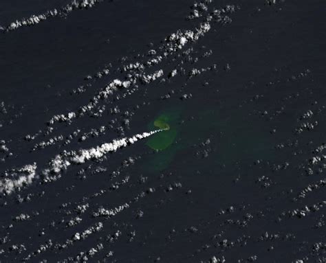 satélite da nasa flagra ilha recém nascida no oceano pacífico entenda revista galileu