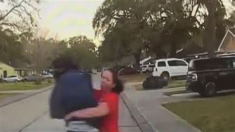 texas mom tackles man peeping through daughter s bedroom window ktsa