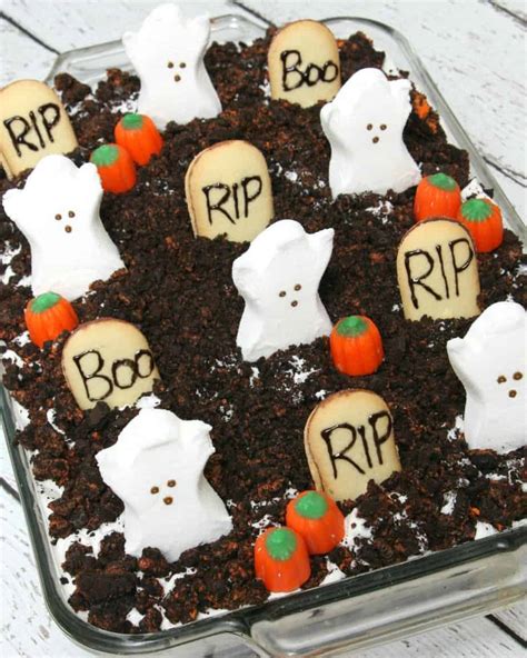 Instructions line a baking sheet with wax paper and set aside. Halloween Oreo Poke Cake